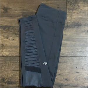 Alo | 7/8 High-Waist Moto Legging in Anthrocite